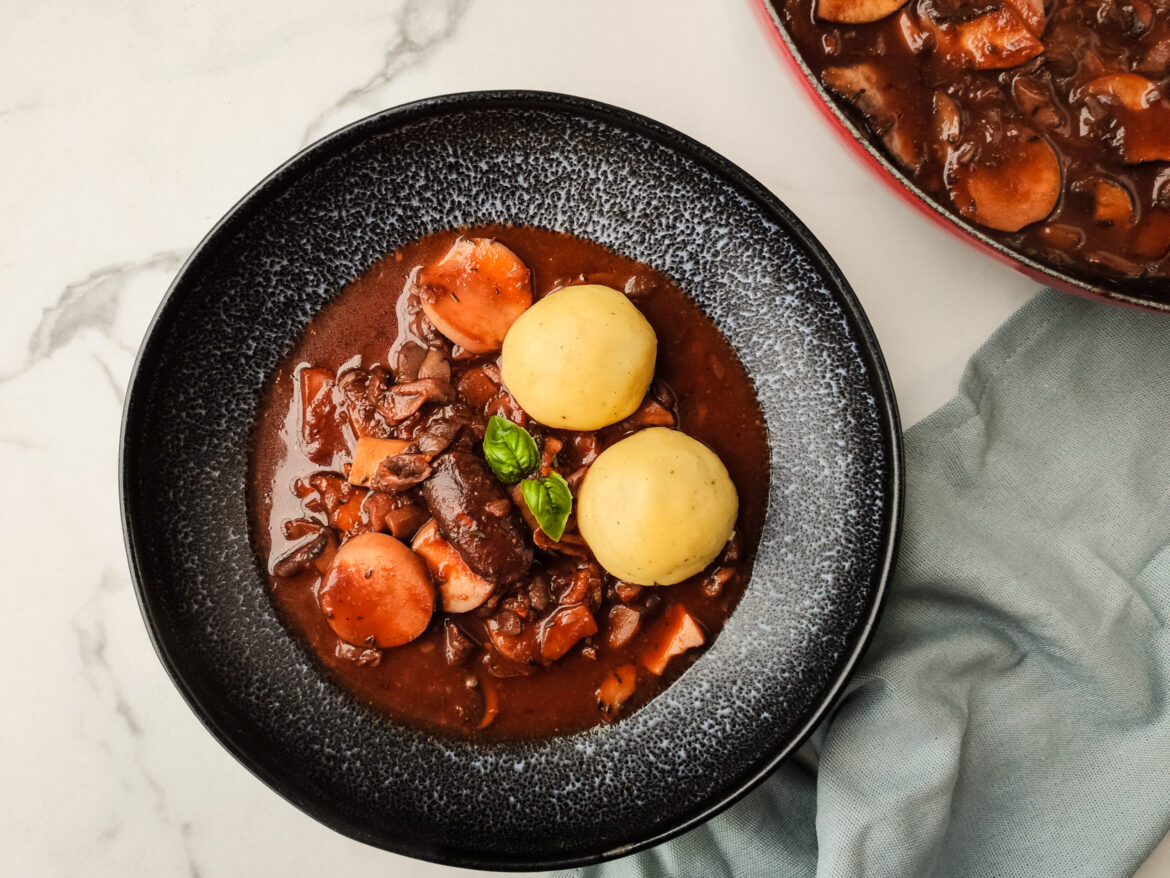 Kräftiges Pilzragout mit Kartoffelknödel | Main Ingredients