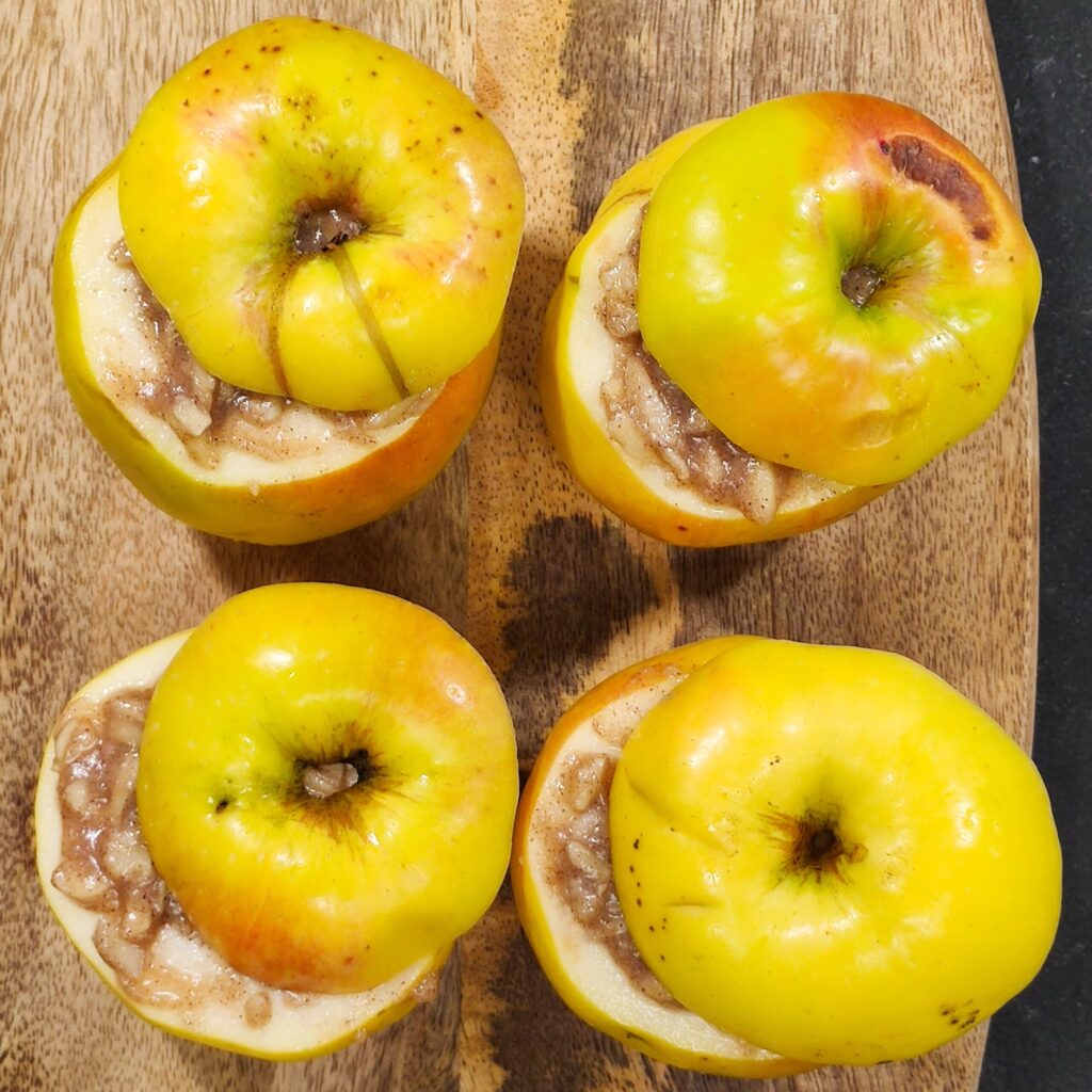 Vegane Bratäpfel mit Vanillesauce Vegane Bratäpfel mit Vanillesauce
