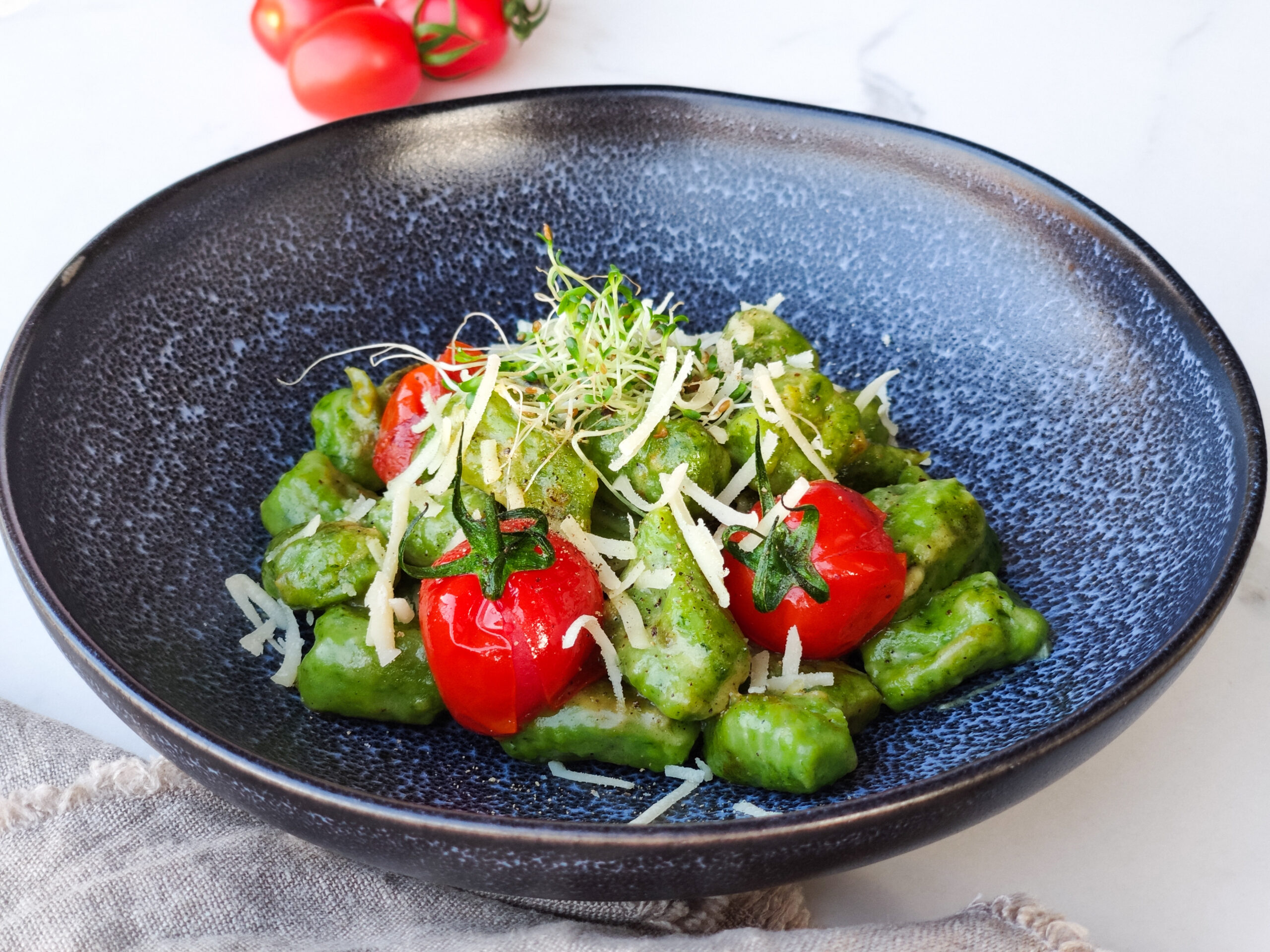 Vegane Bärlauchgnocchi mit Weißweinsauce | Main Ingredients Vegane Bärlauchgnocchi mit Weißweinsauce | Main Ingredients