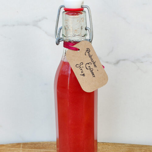Einfacher Rhabarber-Erdbeersirup | Main Ingredients