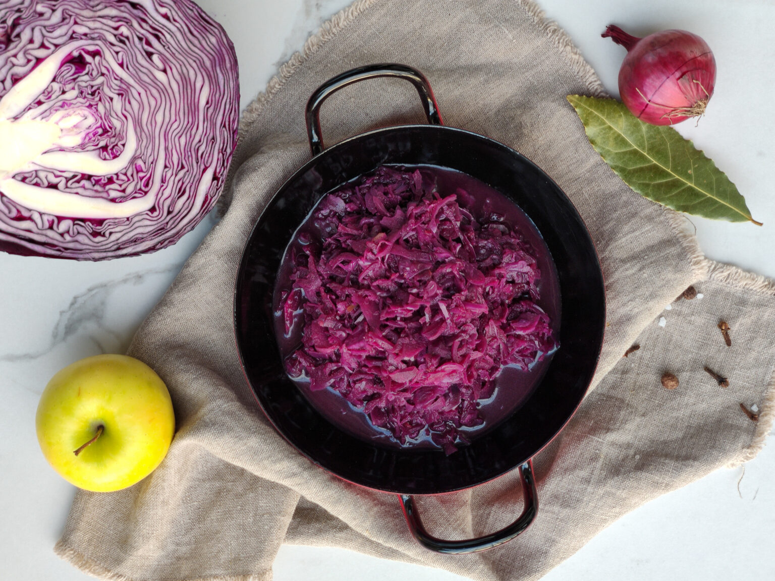 Veganes Apfel-Rotkraut | Main Ingredients