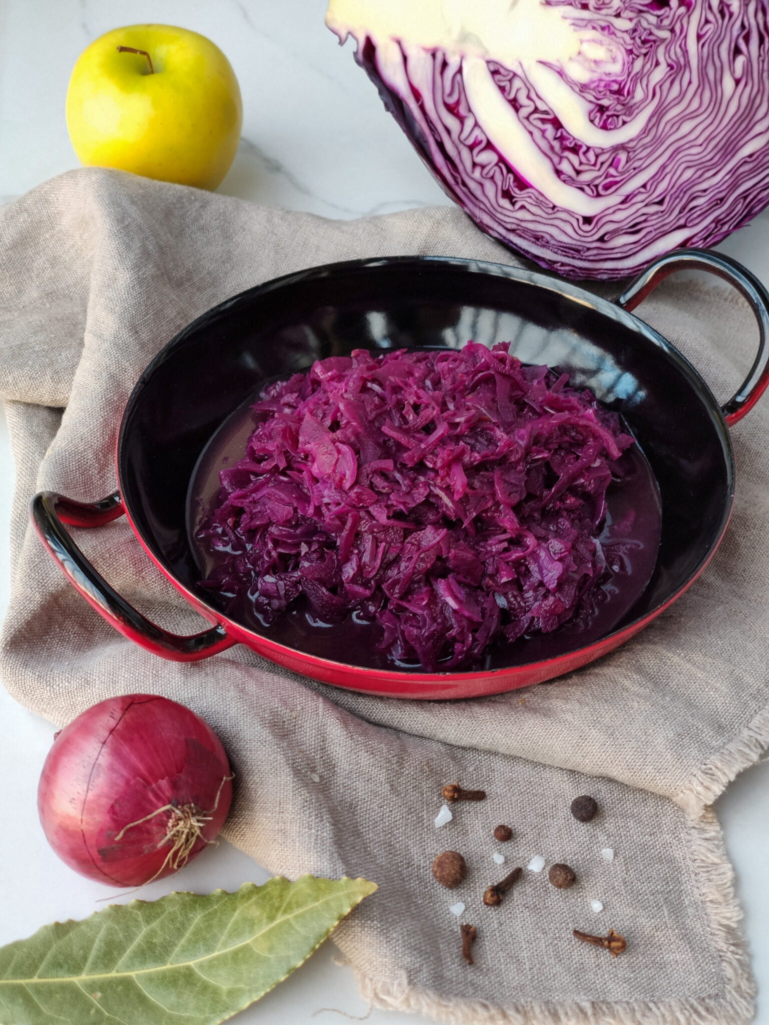 Veganes Apfel-Rotkraut | Main Ingredients